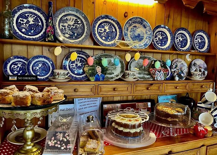 Bed & Breakfast June's