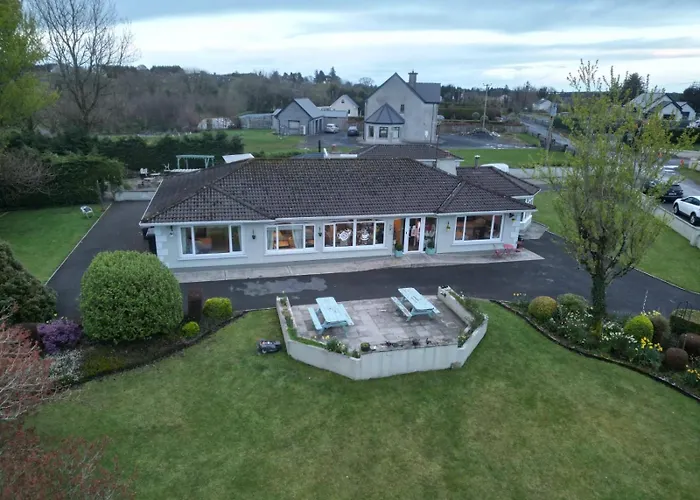 Bed & Breakfast June's *