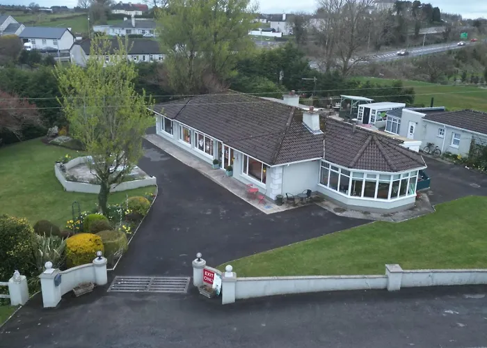 June's Bed & Breakfast *