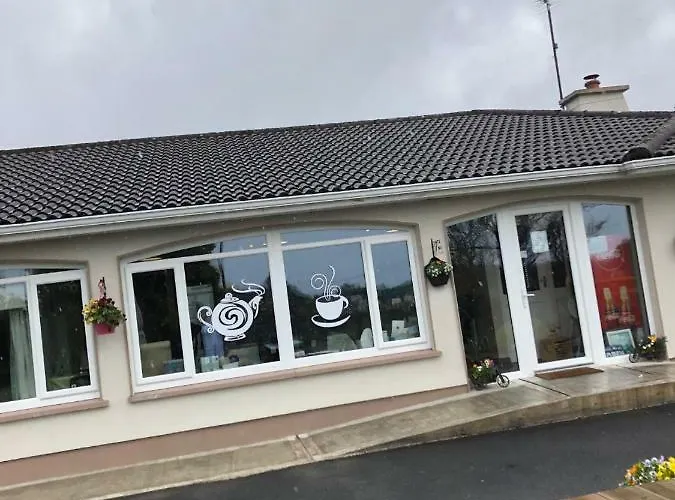 Bed & Breakfast June's *